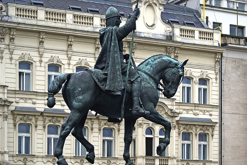 Statuen und Mahnmale, die zu den Sehenswürdigkeiten von Prag gehören