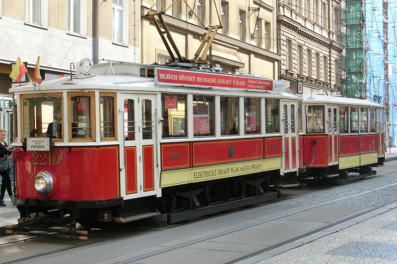 prohlidka_prahy_z_historicke_tramvaje